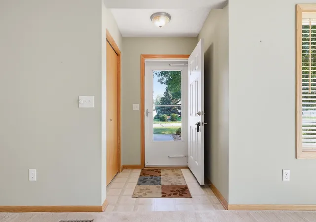 Photo 3 of Sale Pending at 1005 Ivy Ridge Ter, Buffalo, MN 55313 | MLS# 7137934 | Listing updated on 2026-10-02