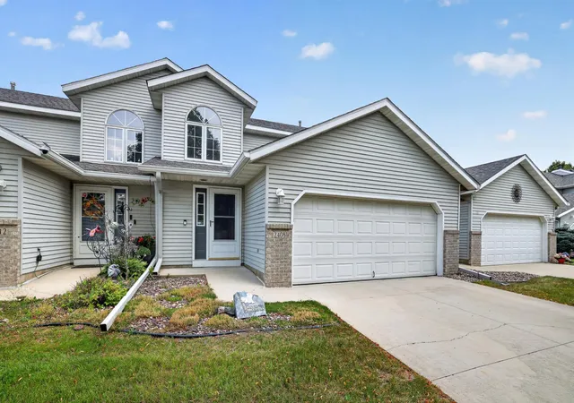 Photo 3 of Single family home for sale at 2408 Viola Hts Dr Ne, Rochester, MN 55906 | MLS# 7137976 | Listing updated on 2026-09-12