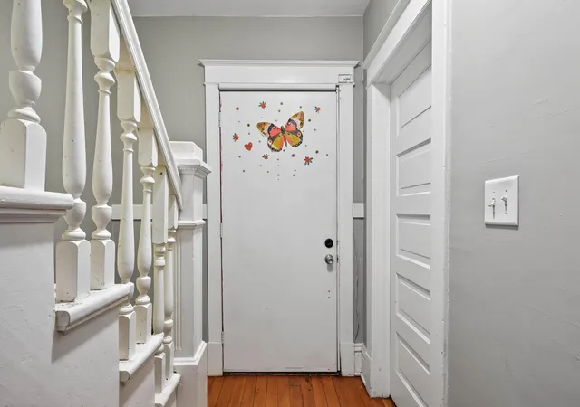 Photo 3 of House for sale at 895 Rose Ave E, Saint Paul, MN 55106 | MLS# 7137987 | Listing updated on 2026-09-03