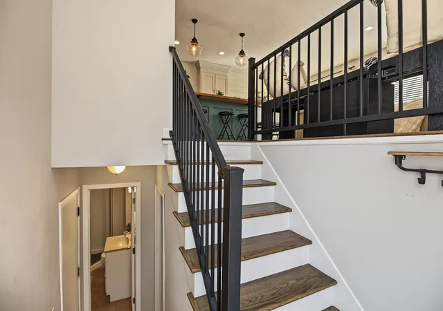 Photo 3 of Single family home for sale at 2819 Wimbledon Ridge, Saint Paul, MN 55125 | MLS# 7137992 | Listing updated on 2026-09-12