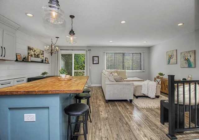 Photo 4 of Single family home for sale at 2819 Wimbledon Ridge, Saint Paul, MN 55125 | MLS# 7137992 | Listing updated on 2026-09-12