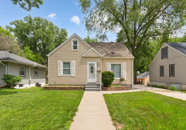 Photo 2 of Single family home for sale at 3229 Texas Ave S, Minneapolis, MN 55426 | MLS# 7137997 | Listing updated on 2026-09-18