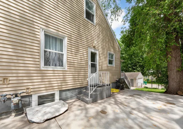 Photo 3 of Single family home for sale at 3229 Texas Ave S, Minneapolis, MN 55426 | MLS# 7137997 | Listing updated on 2026-09-18