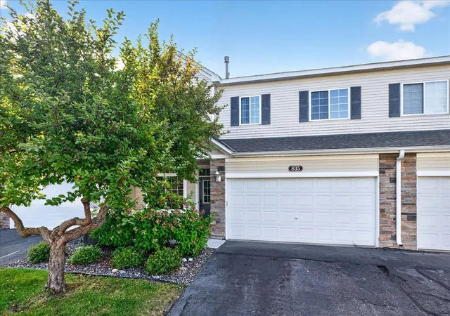 Photo 3 of Single family home for sale at 835 Willow Glen Ct, Buffalo, MN 55313 | MLS# 7138005 | Listing updated on 2026-09-28