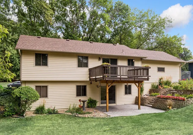 Photo 3 of Sale Pending at 7215 Polaris Ln N, Maple Grove, MN 55311 | MLS# 7138062 | Listing updated on 2026-09-30