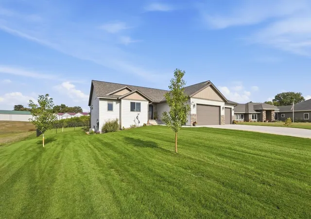 Photo 1 of Single family home for sale at 1326 Faith Hl Dr Sw, Alexandria, MN 56308 | MLS# 7138106 | Listing updated on 2026-10-01