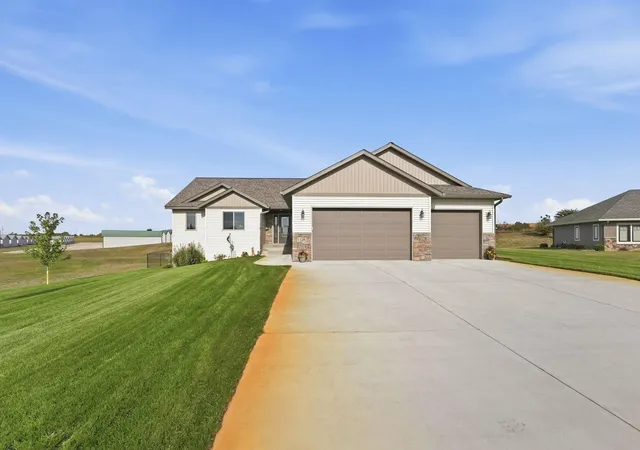 Photo 2 of Single family home for sale at 1326 Faith Hl Dr Sw, Alexandria, MN 56308 | MLS# 7138106 | Listing updated on 2026-10-01