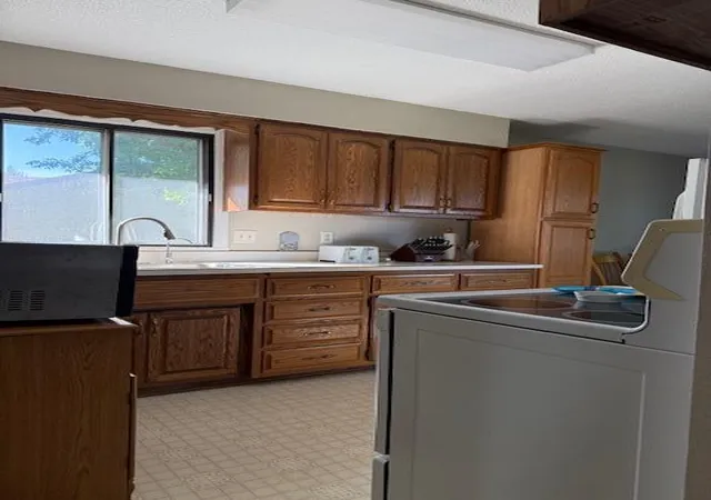 Photo 2 of Single family home for sale at 1103 2nd Avenue Se, Barnesville, MN 56514 | MLS# 7138115 | Listing updated on 2026-09-23