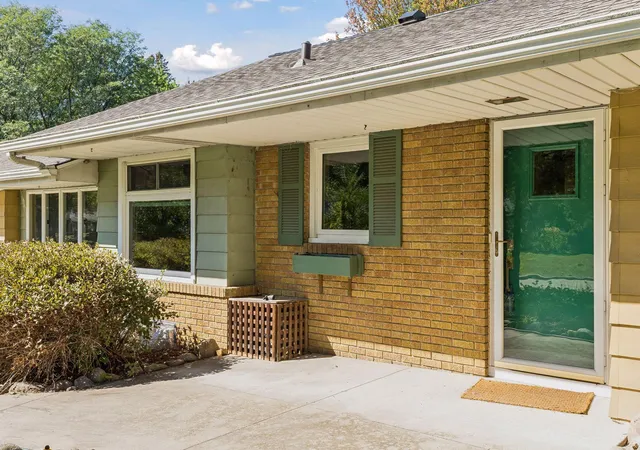 Photo 3 of Single family home for sale at 2131 Perry Ave N, Minneapolis, MN 55422 | MLS# 7138122 | Listing updated on 2026-09-19