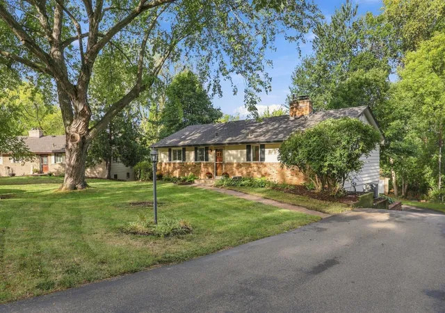Photo 2 of Single family home for sale at 3966 Earlynn Ln, Minnetonka, MN 55345 | MLS# 7138146 | Listing updated on 2026-10-15