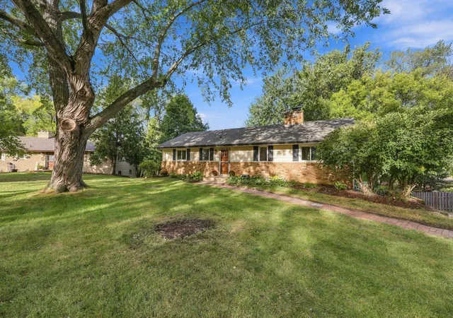 Photo 3 of Single family home for sale at 3966 Earlynn Ln, Minnetonka, MN 55345 | MLS# 7138146 | Listing updated on 2026-09-18