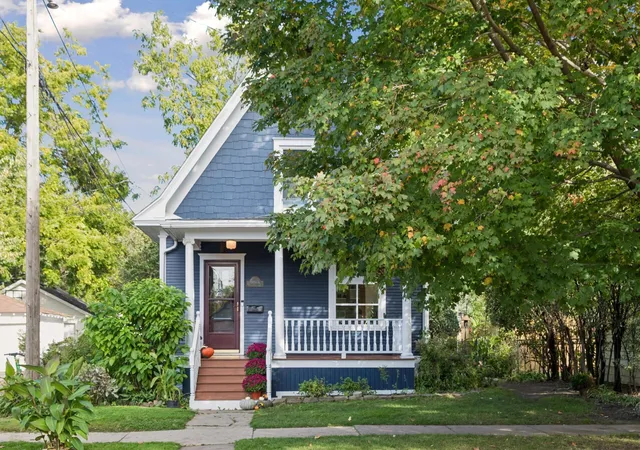 Photo 1 of Single family home for sale at 178 Wilder St N, Saint Paul, MN 55104 | MLS# 7138154 | Listing updated on 2026-10-09