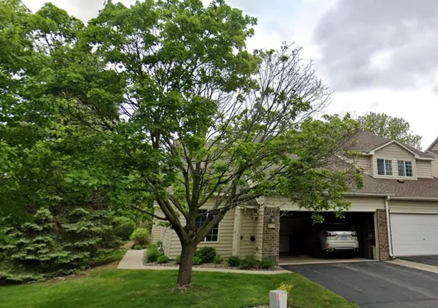 Photo 1 of Sale Pending at 2520 Claremont Dr #17, Saint Paul, MN 55120 | MLS# 7138160 | Listing updated on 2026-09-17
