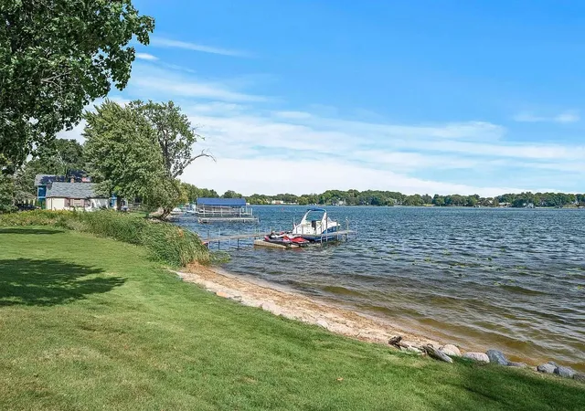 Photo 2 of Single family home for sale at 3705 Shore Dr N, Wayzata, MN 55391 | MLS# 7138183 | Listing updated on 2026-09-12