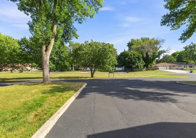 Photo 2 of Sale Pending at 1685 6th Avenue W, Shakopee, MN 55379 | MLS# 7138184 | Listing updated on 2026-09-21