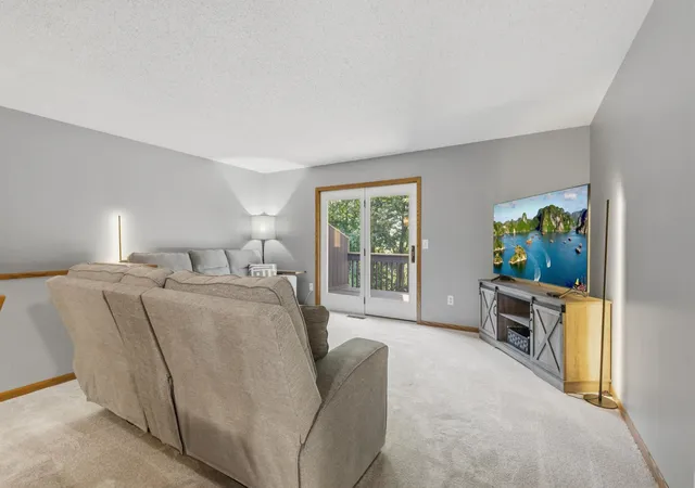 Photo 4 of Sale Pending at 1685 6th Avenue W, Shakopee, MN 55379 | MLS# 7138184 | Listing updated on 2026-09-21