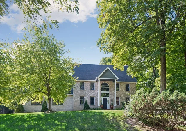 Photo 2 of Single family home for sale at 561 Bighorn Dr, Chanhassen, MN 55317 | MLS# 7138190 | Listing updated on 2026-09-08