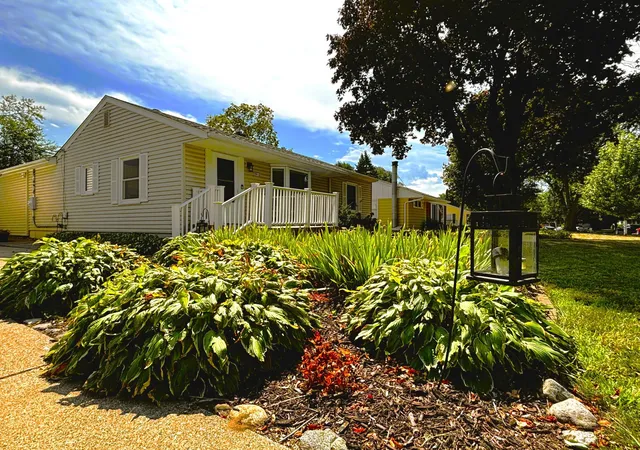 Photo 2 of Single family home for sale at 2966 Simpson St, Saint Paul, MN 55113 | MLS# 7138191 | Listing updated on 2026-09-05