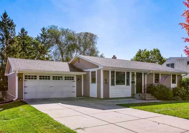 Photo 2 of Single family home for sale at 108 18th Avenue N, South Saint Paul, MN 55075 | MLS# 7138202 | Listing updated on 2026-10-01