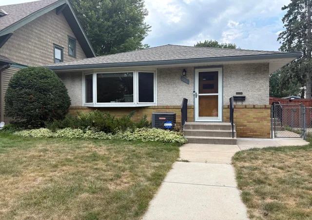Photo 1 of Sale Pending at 1980 Lincoln Ave, Saint Paul, MN 55105 | MLS# 7138203 | Listing updated on 2026-09-29