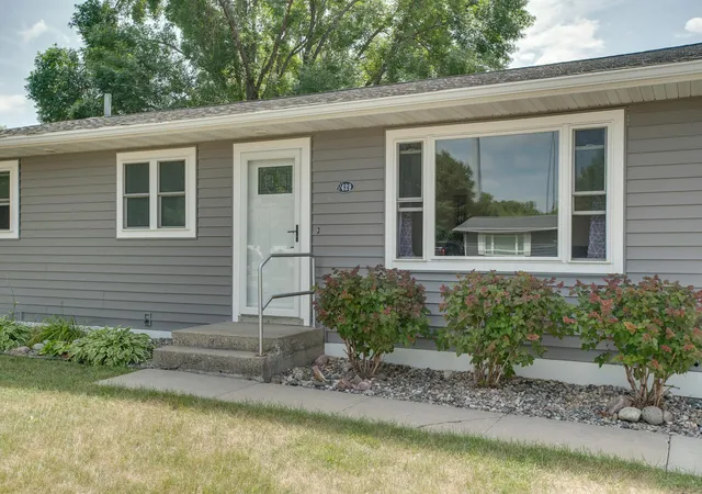Photo 4 of Single family home for sale at 429 Brook Ave, Moorhead, MN 56560 | MLS# 7138240 | Listing updated on 2026-09-04