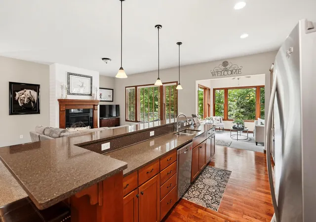 Photo 4 of Single family home for sale at 4033 Heritage Ln SE, Prior Lake, MN 55372 | MLS# 7138250 | Listing updated on 2026-09-30
