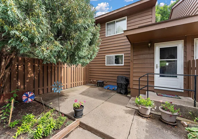 Photo 2 of Single family home for sale at 2460 Crestwood Dr, Saint Paul, MN 55109 | MLS# 7138251 | Listing updated on 2026-09-22