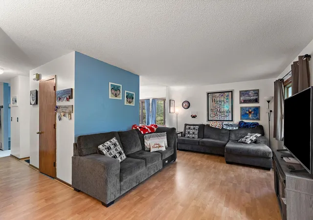 Photo 3 of Sale Pending at 2460 Crestwood Dr, Saint Paul, MN 55109 | MLS# 7138251 | Listing updated on 2026-10-19