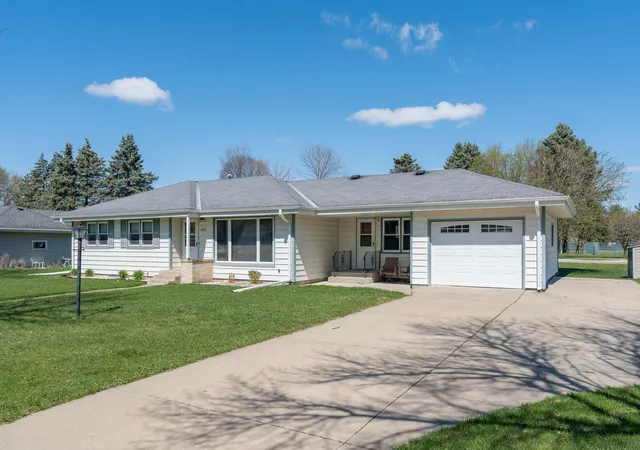 Photo 1 of Single family home for sale at 209 Hillcrest Way, Le Sueur, MN 56058 | MLS# 7138270 | Listing updated on 2026-09-04