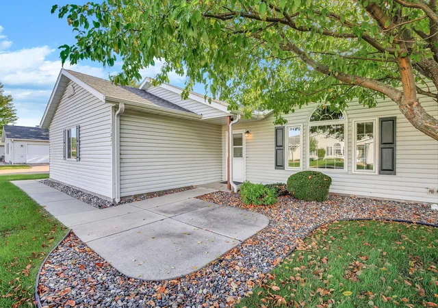 Photo 2 of Single family home for sale at 11021 57th Street Ne, Albertville, MN 55301 | MLS# 7138274 | Listing updated on 2026-09-14