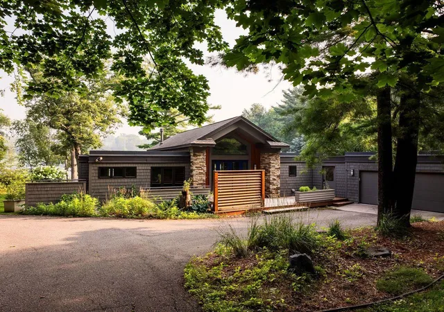 Photo 2 of Single family home for sale at 345 Salem Church Rd, Saint Paul, MN 55118 | MLS# 7138279 | Listing updated on 2026-09-08