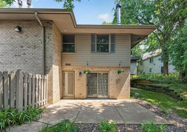 Photo 2 of Single family home for sale at 18661 Clear View Ct, Minnetonka, MN 55345 | MLS# 7138284 | Listing updated on 2026-09-18