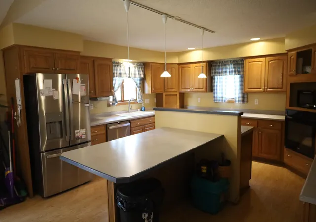 Photo 3 of Single family home for sale at 407 Siemers Ct, Breckenridge, MN 56520 | MLS# 7138287 | Listing updated on 2026-09-04