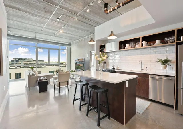 Photo 2 of Condo for sale at 345 6th Avenue N #706, Minneapolis, MN 55401 | MLS# 7138323 | Listing updated on 2026-09-24