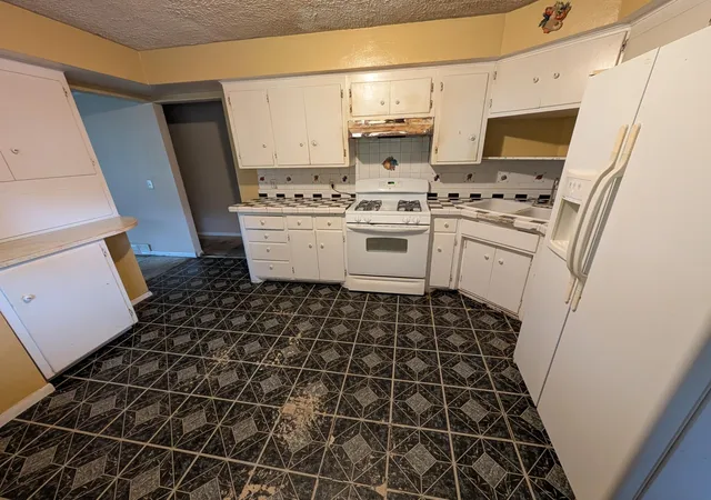 Photo 3 of Single family home for sale at 796 Stoughton Ave, Chaska, MN 55318 | MLS# 7138368 | Listing updated on 2026-10-05