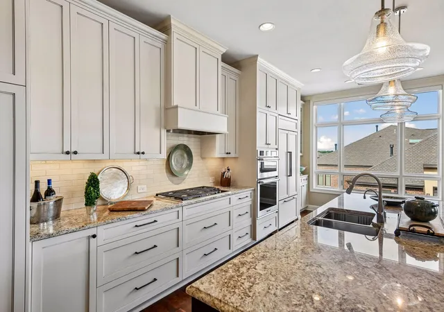 Photo 3 of Condo for sale at 875 Lake St N #401, Wayzata, MN 55391 | MLS# 7138371 | Listing updated on 2026-09-04