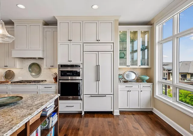 Photo 4 of Condo for sale at 875 Lake St N #401, Wayzata, MN 55391 | MLS# 7138371 | Listing updated on 2026-09-04