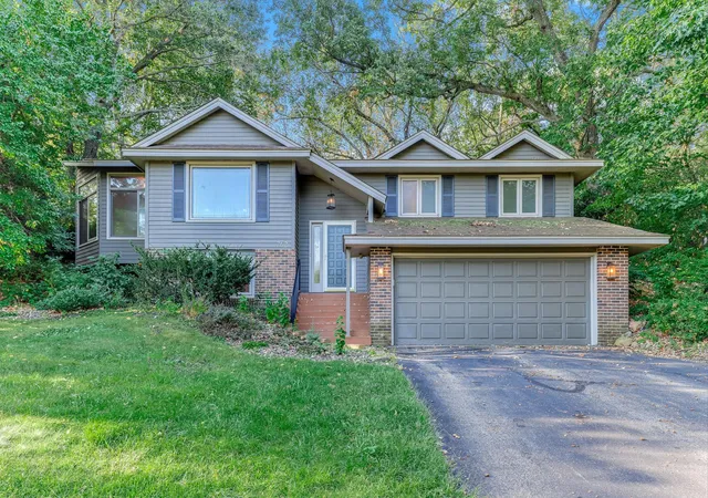 Photo 1 of Single family home for sale at 762 Elrene Ct, Saint Paul, MN 55123 | MLS# 7138390 | Listing updated on 2026-09-18