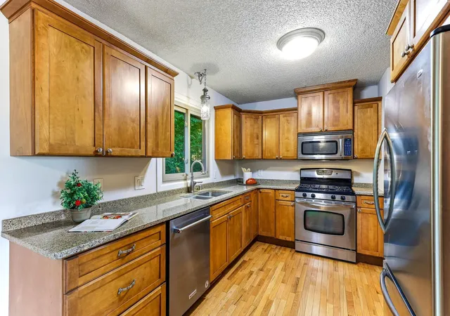 Photo 4 of Single family home for sale at 762 Elrene Ct, Saint Paul, MN 55123 | MLS# 7138390 | Listing updated on 2026-09-18