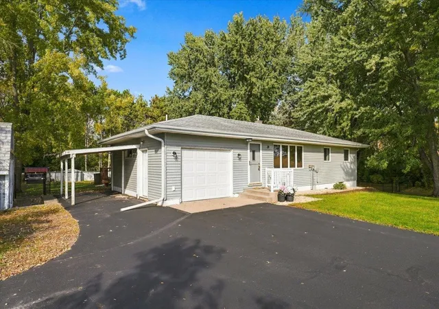 Photo 1 of Single family home for sale at 272 Glenmont Rd, River Falls, WI 54022 | MLS# 7138400 | Listing updated on 2026-10-09