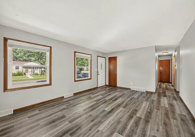 Photo 2 of Single family home for sale at 1604 9th Avenue Se, Rochester, MN 55904 | MLS# 7138424 | Listing updated on 2026-09-21