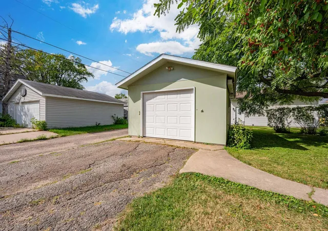 Photo 3 of Single family home for sale at 213 Sadie St, Marble, MN 55764 | MLS# 7138433 | Listing updated on 2026-09-04