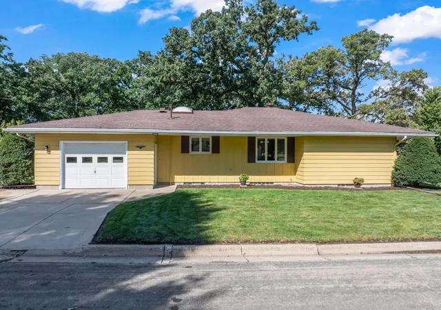 Photo 3 of Single family home for sale at 1916 6th Avenue SE, Austin, MN 55912 | MLS# 7138468 | Listing updated on 2026-09-04