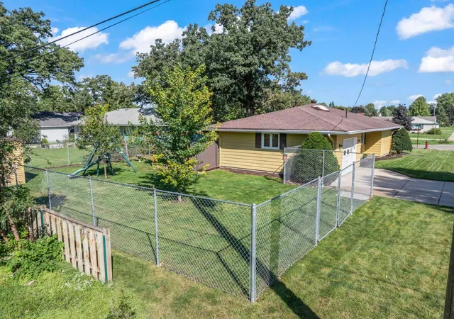Photo 4 of Single family home for sale at 1916 6th Avenue SE, Austin, MN 55912 | MLS# 7138468 | Listing updated on 2026-09-04