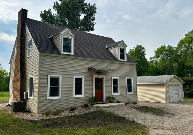 Photo 1 of Single family home for sale at 405 Main St, Alberta, MN 56207 | MLS# 7138472 | Listing updated on 2026-09-04