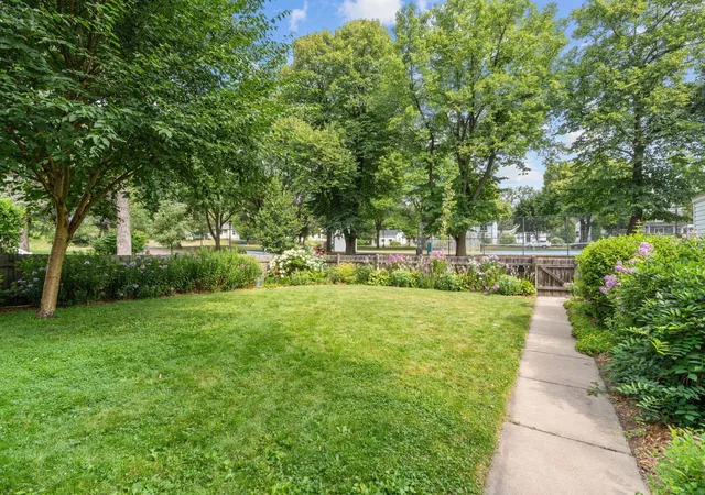 Photo 3 of Sale Pending at 1830 Hewitt Ave, Saint Paul, MN 55104 | MLS# 7138476 | Listing updated on 2026-10-19