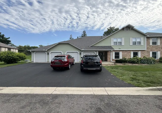 Photo 1 of Condo for sale at 5135 Balmoral Ln, Minneapolis, MN 55437 | MLS# 7138477 | Listing updated on 2026-09-17
