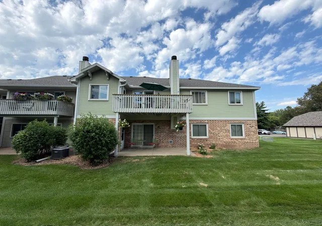 Photo 3 of Condo for sale at 5135 Balmoral Ln, Minneapolis, MN 55437 | MLS# 7138477 | Listing updated on 2026-09-17