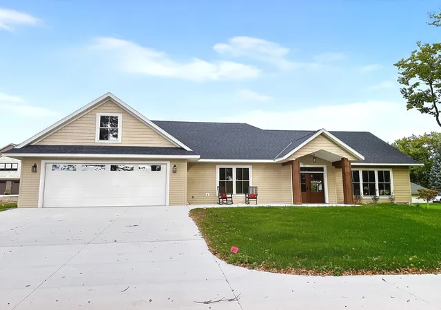 Photo 2 of Single family home for sale at 11628 Indian Beach Rd, Spicer, MN 56288 | MLS# 7138480 | Listing updated on 2026-10-22