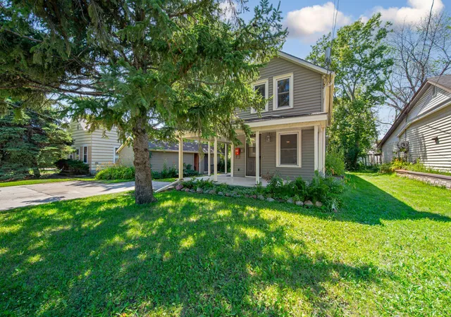 Photo 2 of Single family home for sale at 1518 4th Avenue, Mankato, MN 56001 | MLS# 7138497 | Listing updated on 2026-09-04